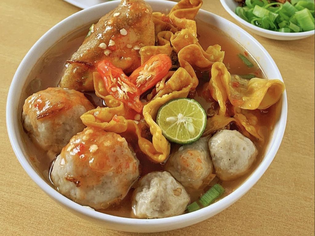 Kuliner Mangkok Cuanki Kuah Kaldu Gurih Khas Bandung